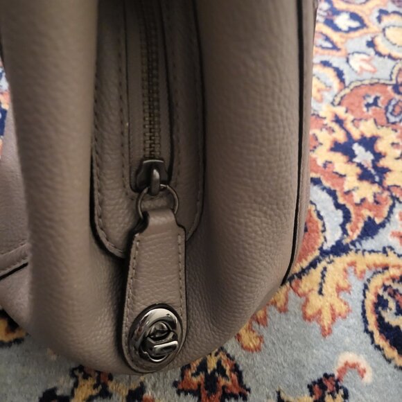 Coach shoulder bag with chain straps - Picture 7 of 11